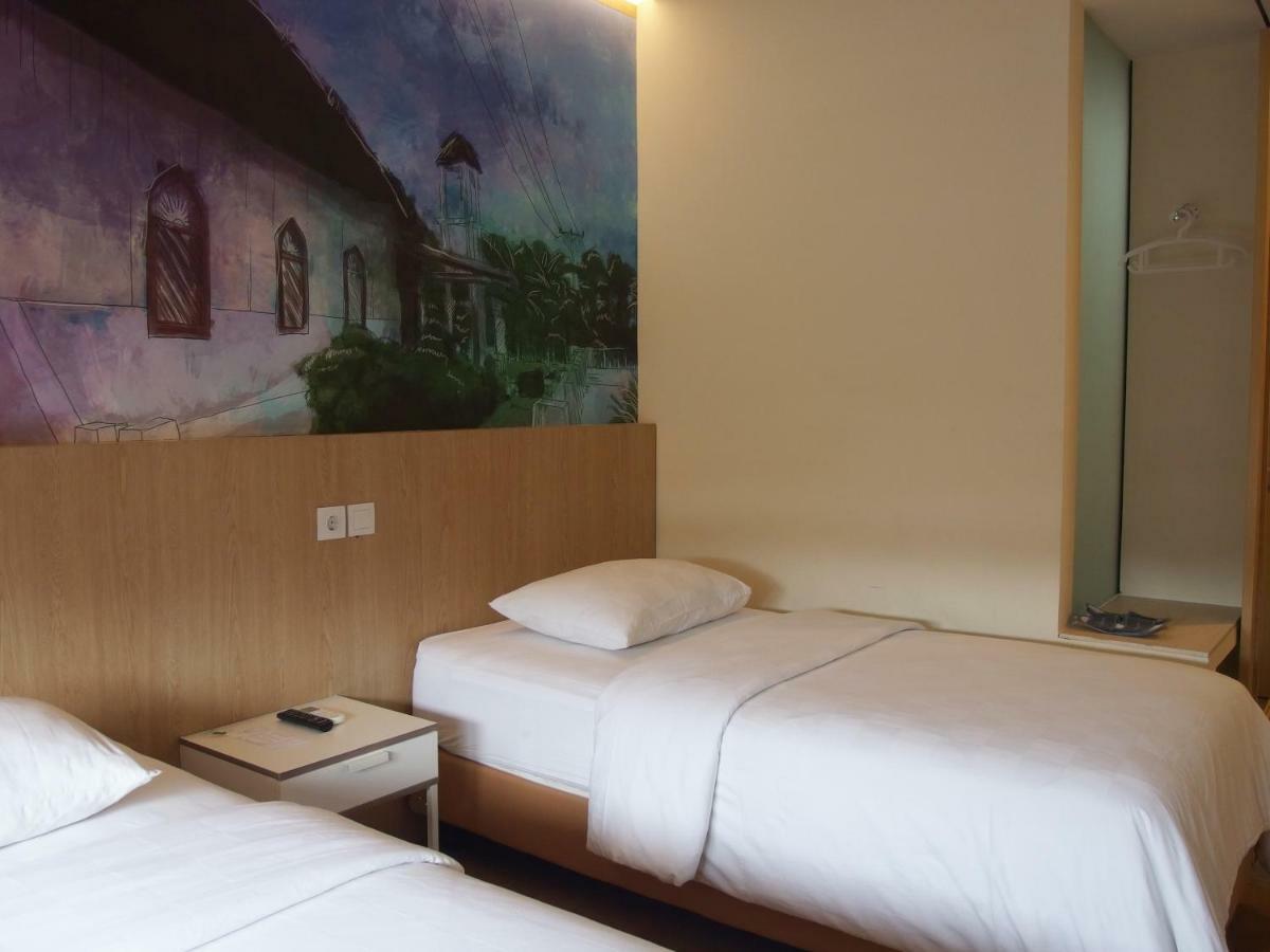 The City Hotel Ambon Zewnętrze zdjęcie